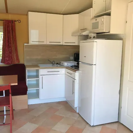 Team Holiday - Camping Le Balcon De Chartreuse Kamp alanı