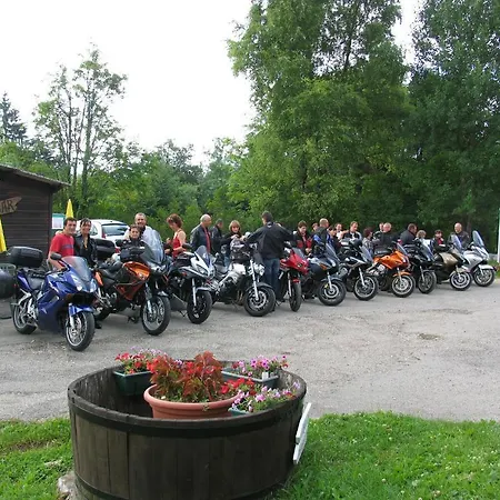 Team Holiday - Camping Le Balcon De Chartreuse 3*