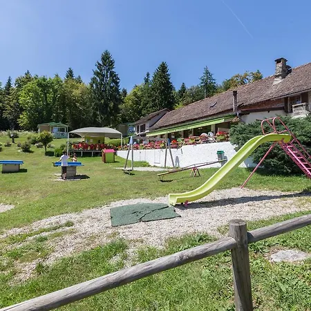 Kemping Team Holiday - Camping Le Balcon De Chartreuse Miribel-les-Échelles